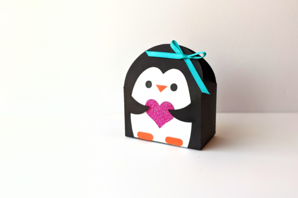 Penguin Gift Box SVG: 3D SVG Freebies Review